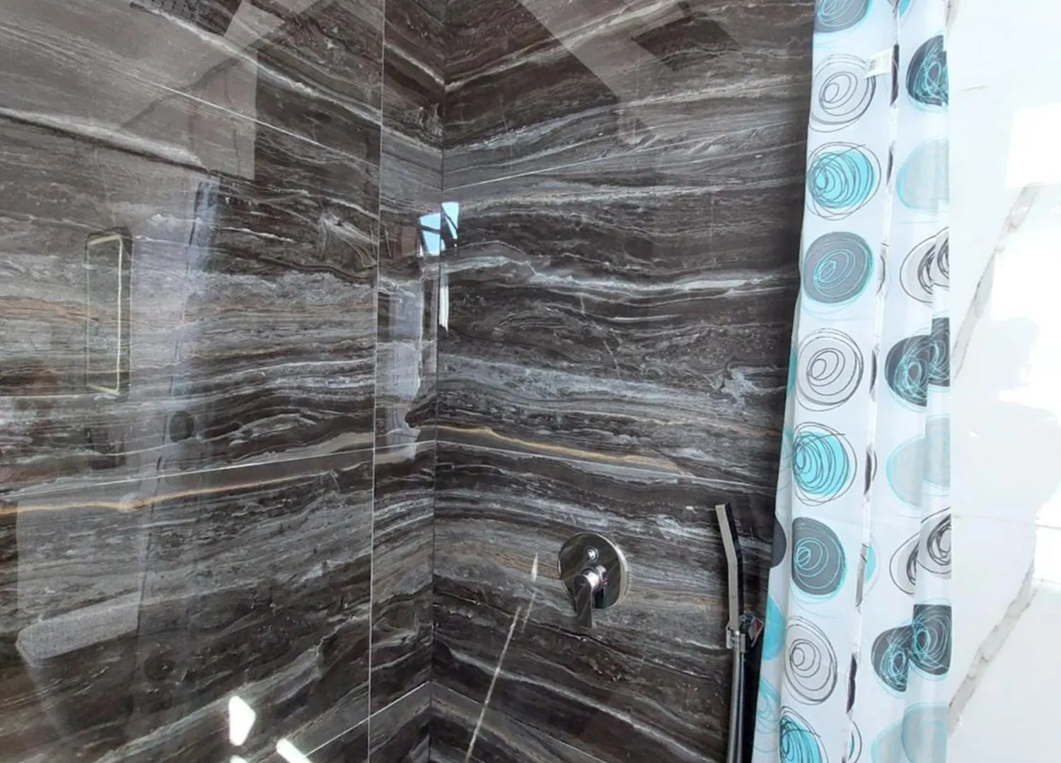 Godard Apartments Vlorë Bed & Breakfast