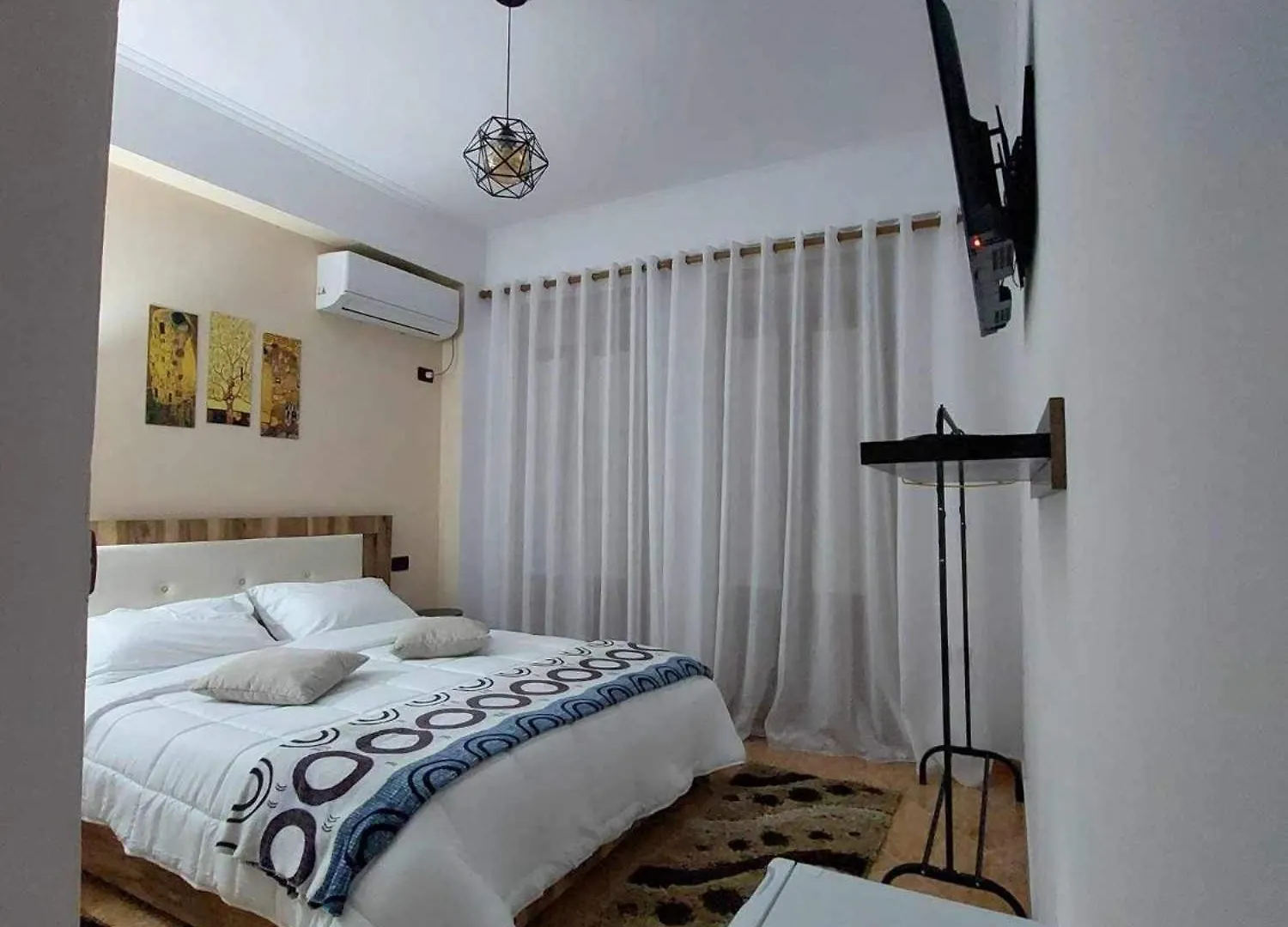 Godard Apartments Vlorë 0*,  Albania